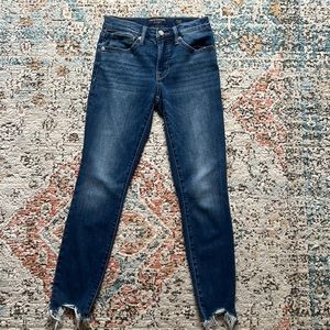 Woman’s size 2 Lucky Brand skills Ava jeans!!!